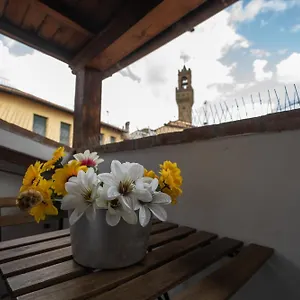 https://tinas-apartment.it-tuscanyhotel.com